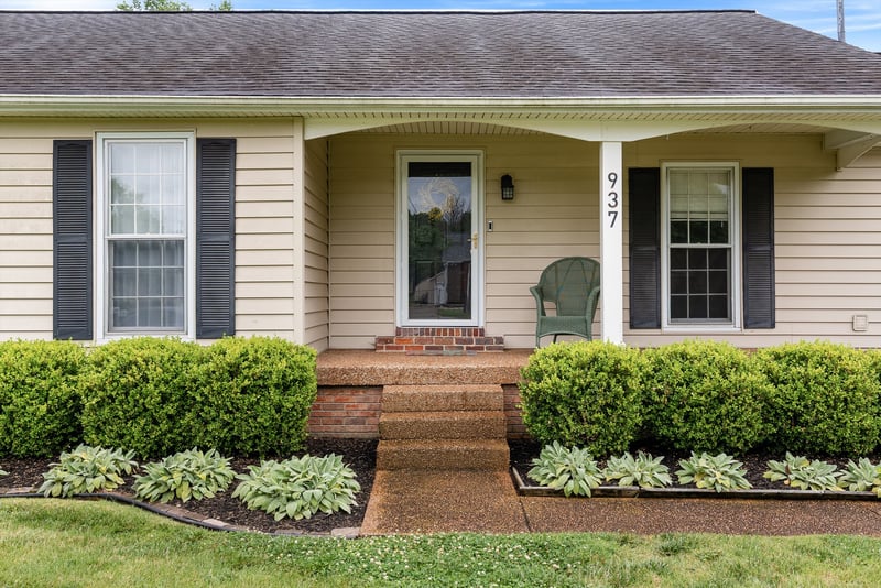937 Harpeth Bend Dr, Nashville, TN 37221