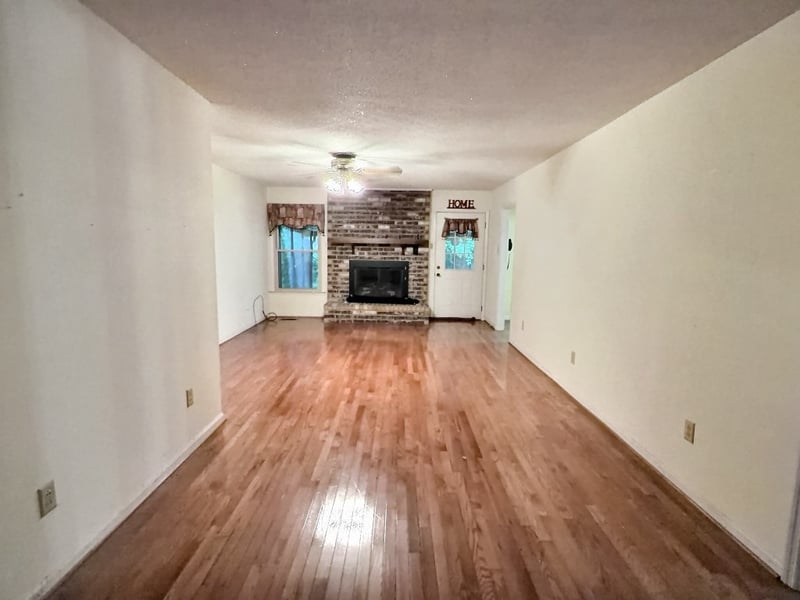 687 Plantation Dr, Murfreesboro, TN 37128