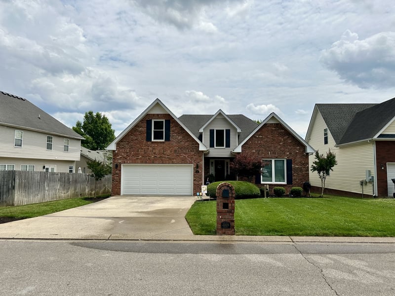2504 Oak Hill Dr, Murfreesboro, TN 37130