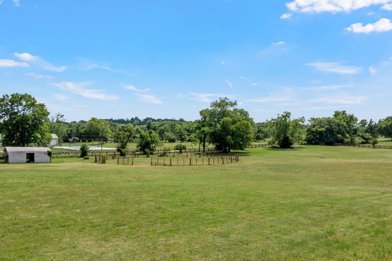 105 Pineywood Acres Dr, Madison, TN 37115