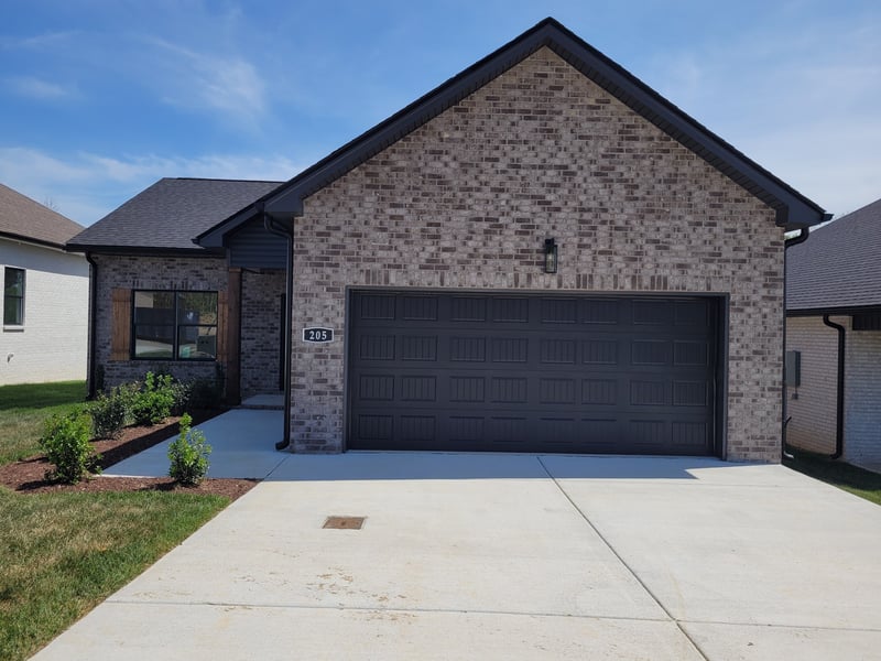 205 Sandalwood Way, Dickson, TN 37055