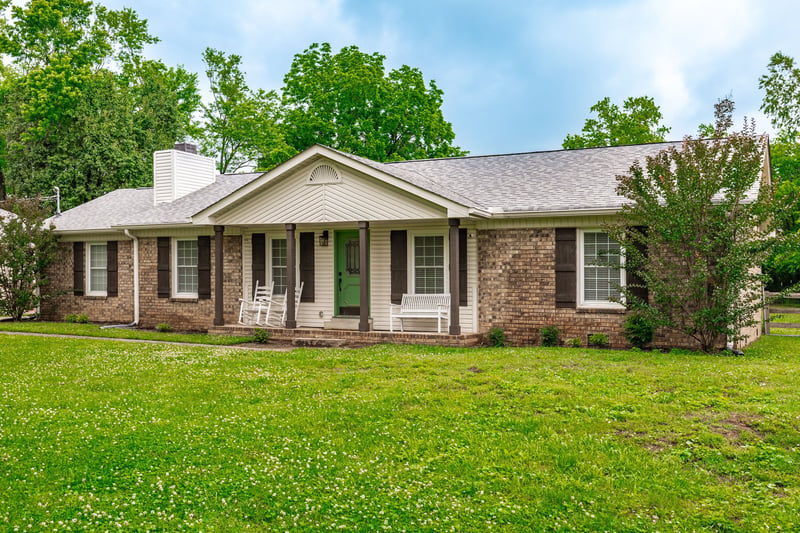 1063 Lakeland Dr, Gallatin, TN 37066
