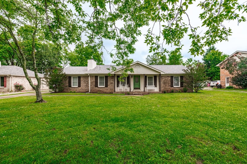 1063 Lakeland Dr, Gallatin, TN 37066