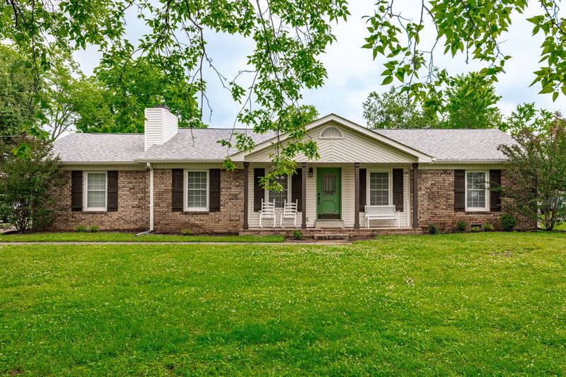 1063 Lakeland Dr, Gallatin, TN 37066