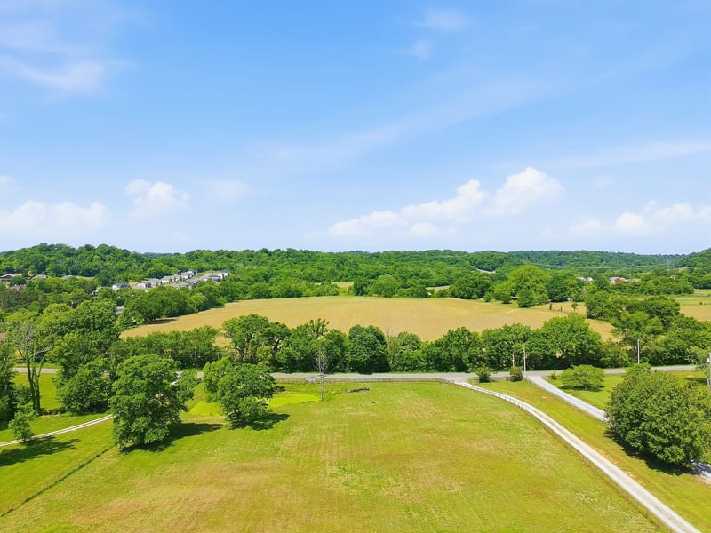 1474 Hardison Rd, Columbia, TN 38401