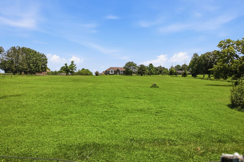 1474 Hardison Rd, Columbia, TN 38401