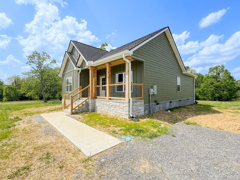 181 Rock House Hollow Rd, Bethpage, TN 37022