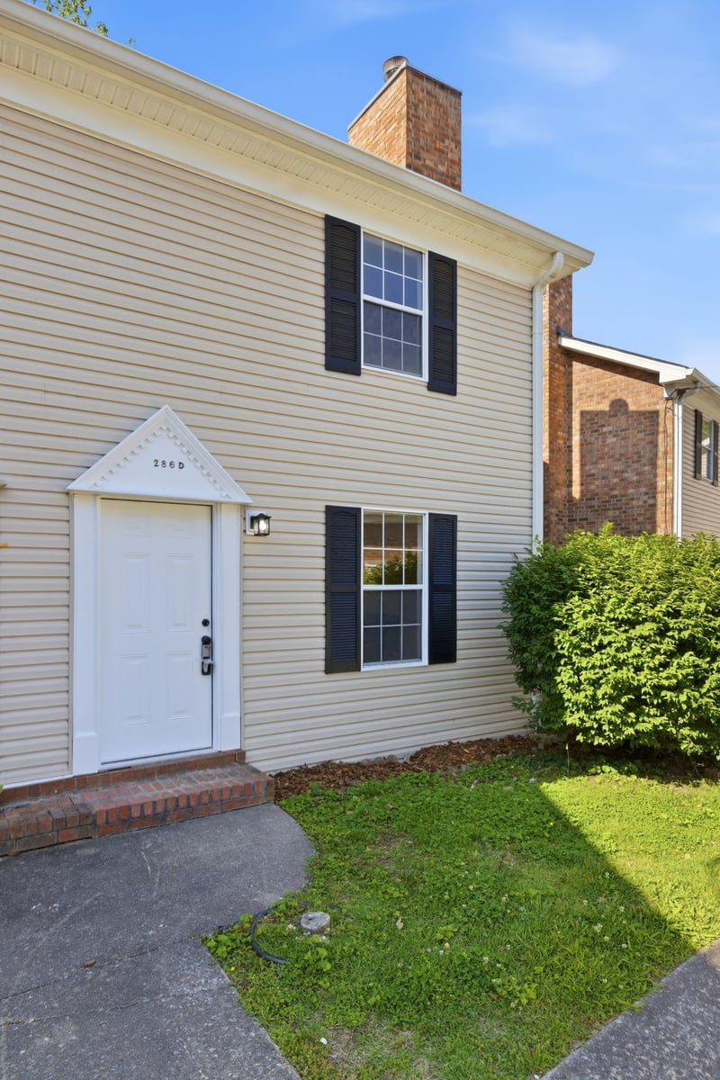 286 Donna Dr #D, Hendersonville, TN 37075