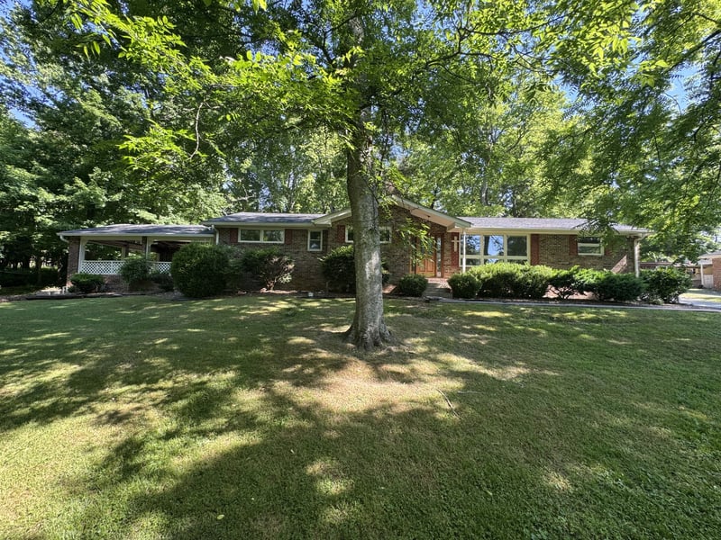 695 Overlook Dr, Mount Juliet, TN 37122