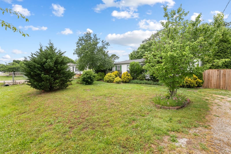 225 Nowlin Dr, Columbia, TN 38401