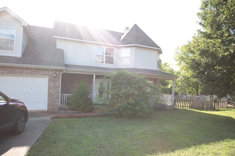 1828 Rory Cv, La Vergne, TN 37086