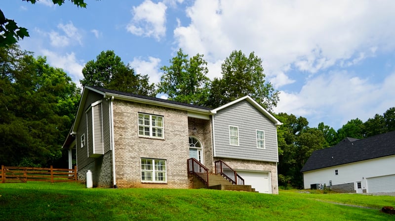 2004 Mcmahan Hollow Rd, Pleasant View, TN 37146
