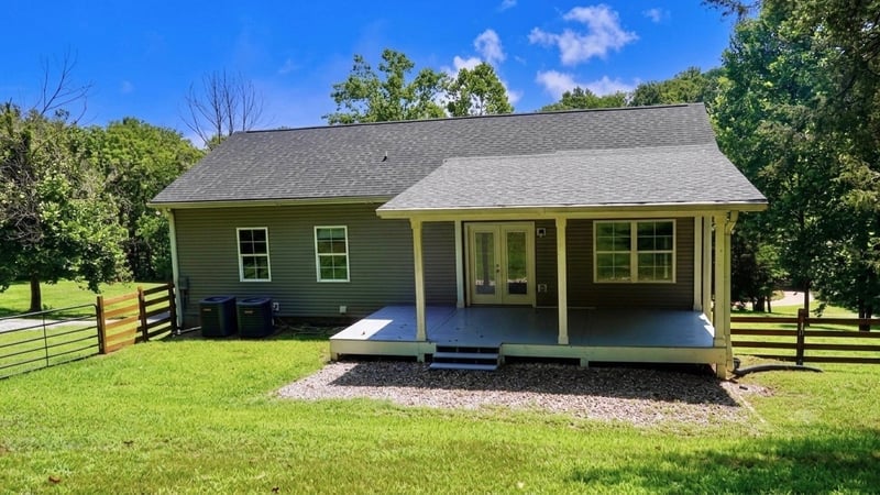2004 Mcmahan Hollow Rd, Pleasant View, TN 37146