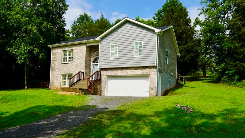 2004 Mcmahan Hollow Rd, Pleasant View, TN 37146