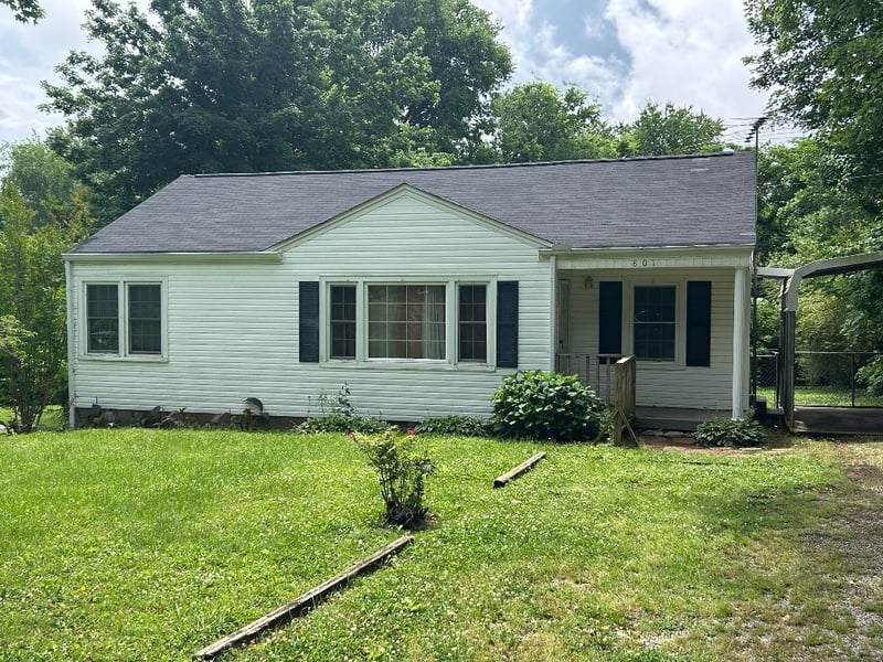 807 W 9th St, Columbia, TN 38401