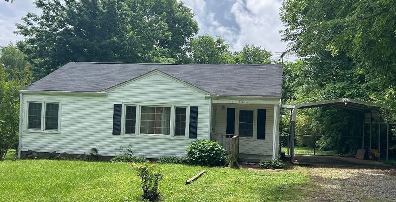 807 W 9th St, Columbia, TN 38401