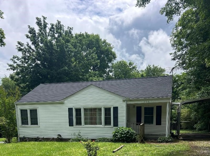 807 W 9th St, Columbia, TN 38401
