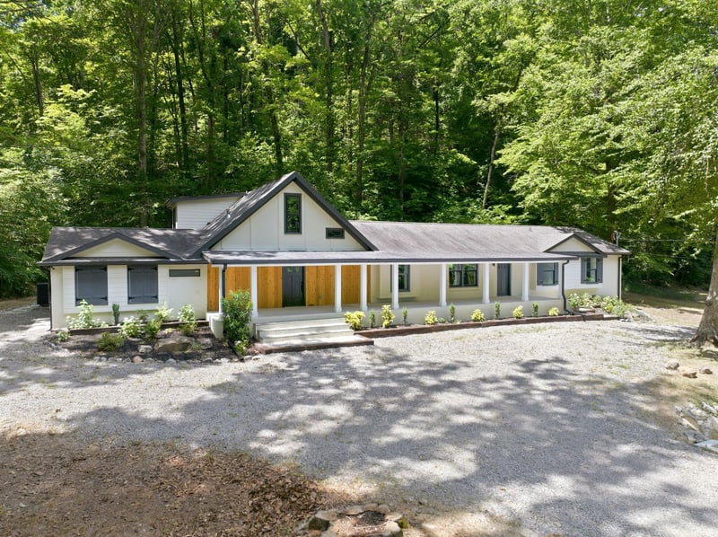 1032 Paint Pony Trl, Pegram, TN 37143