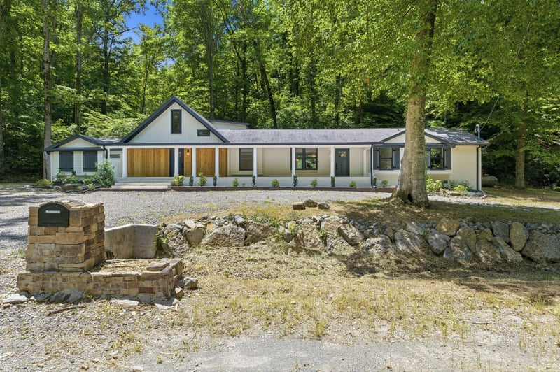 1032 Paint Pony Trl, Pegram, TN 37143
