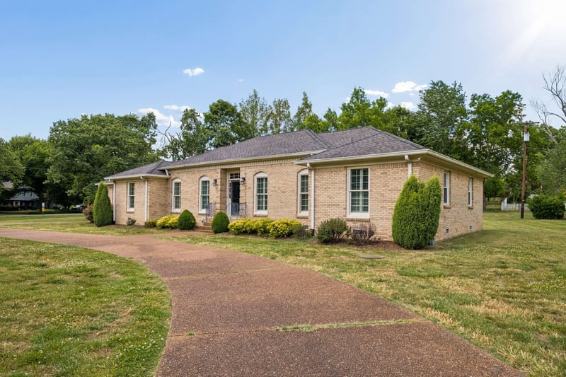 312 River Oaks Rd, Brentwood, TN 37027