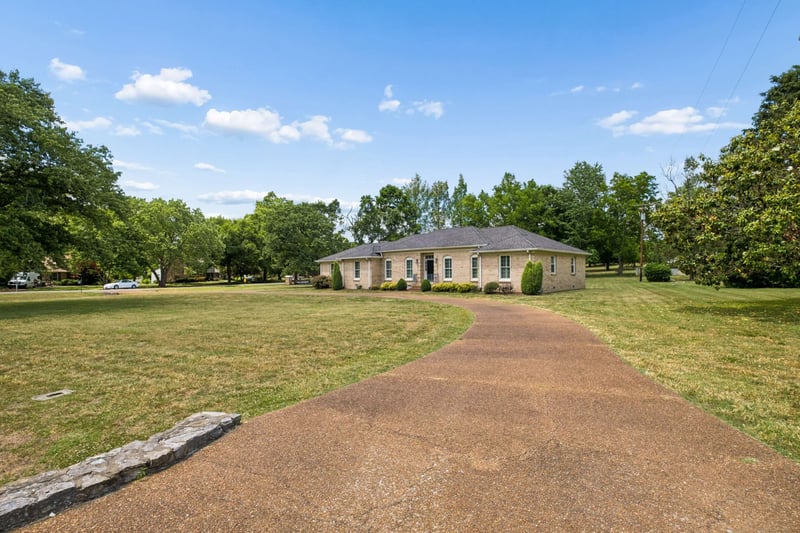 312 River Oaks Rd, Brentwood, TN 37027