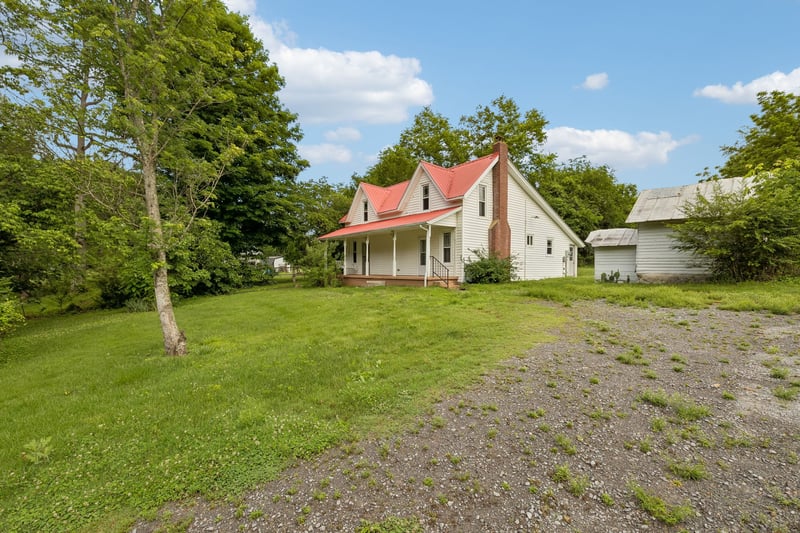 15 Sloan Branch Rd, Pleasant Shade, TN 37145