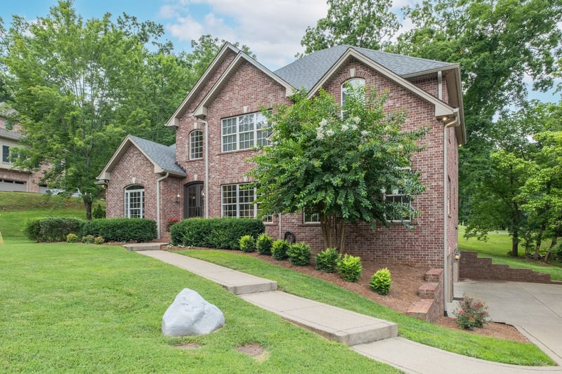 127 Country Hills Dr, Hendersonville, TN 37075