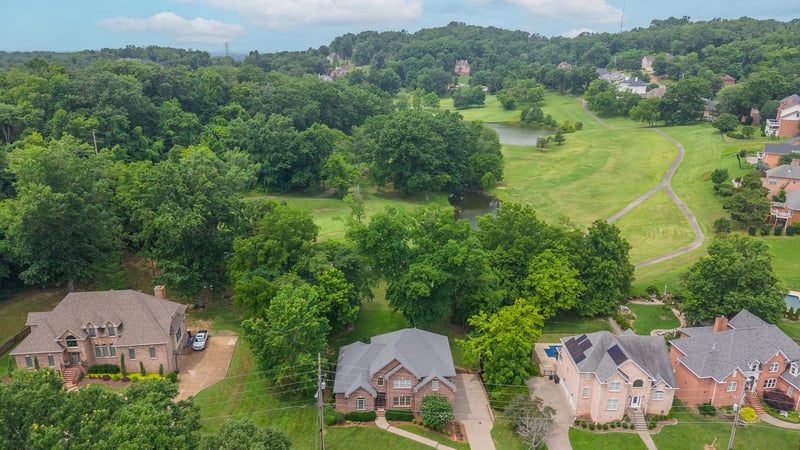 127 Country Hills Dr, Hendersonville, TN 37075