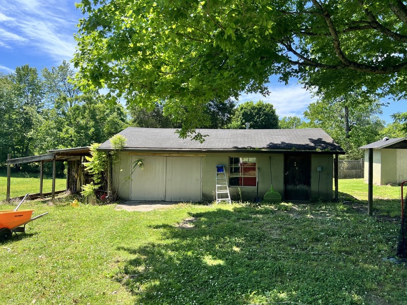 3965 Highway 70 , Dickson, TN 37055