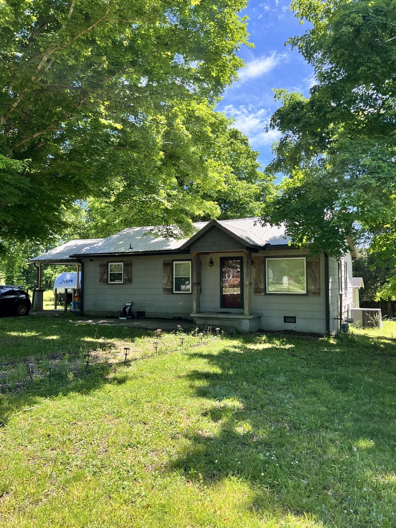 3965 Highway 70 , Dickson, TN 37055