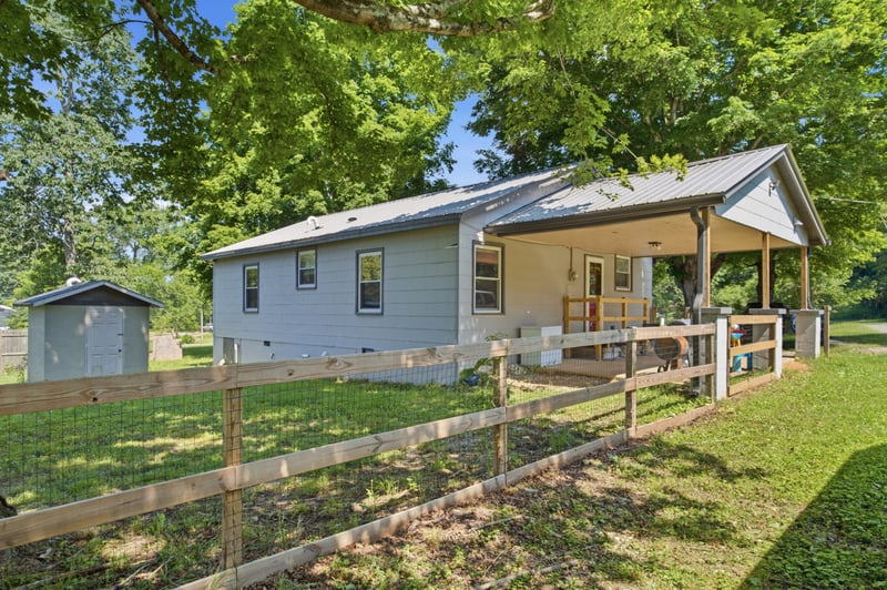 3965 Highway 70 , Dickson, TN 37055