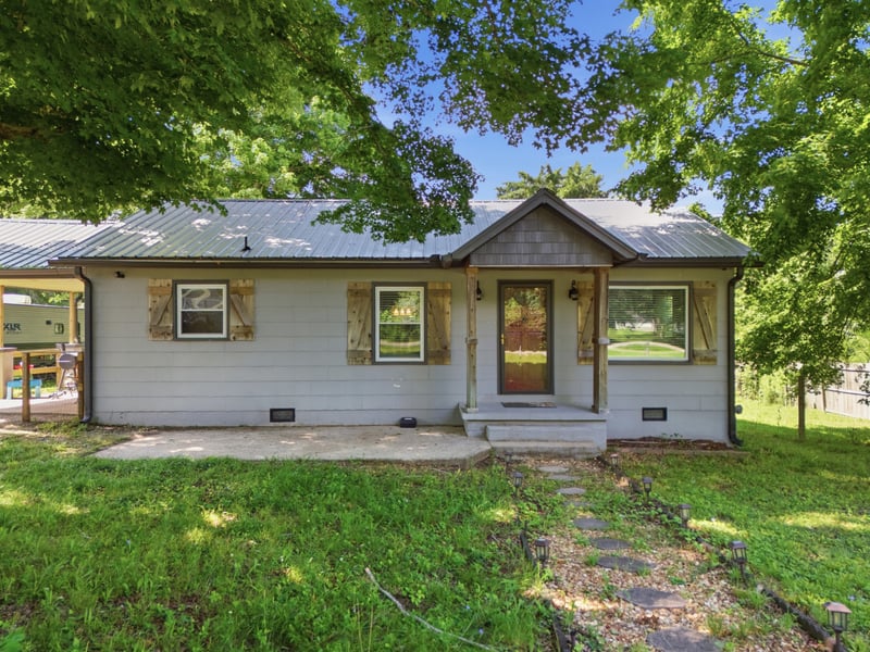 3965 Highway 70 , Dickson, TN 37055