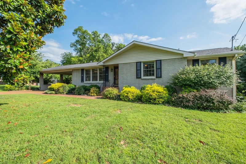 182 Cherokee Rd, Hendersonville, TN 37075
