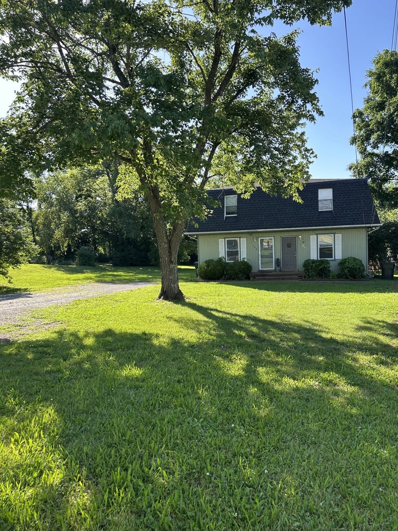 1140 E Main St, Gallatin, TN 37066