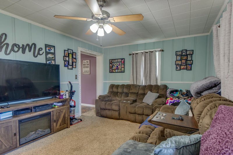 2006 Thomas Ave, Columbia, TN 38401