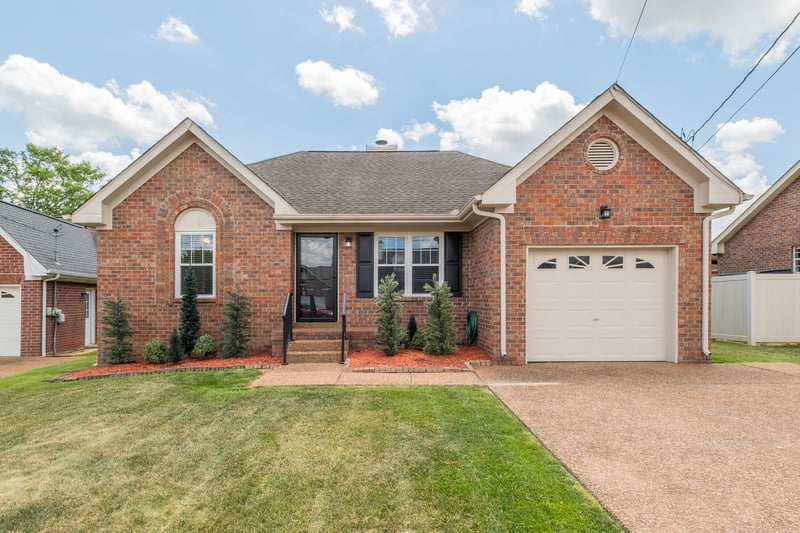 120 Cloverfield Ct, Hendersonville, TN 37075