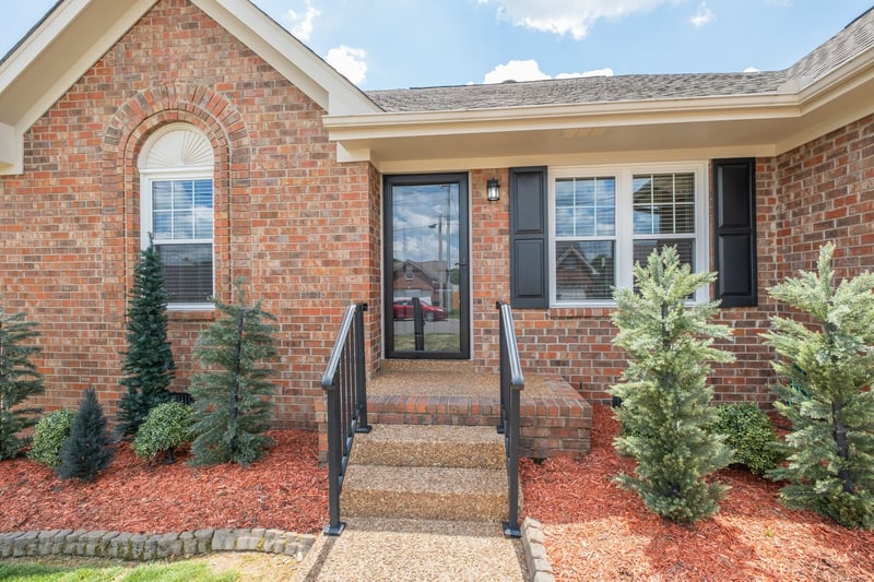 120 Cloverfield Ct, Hendersonville, TN 37075