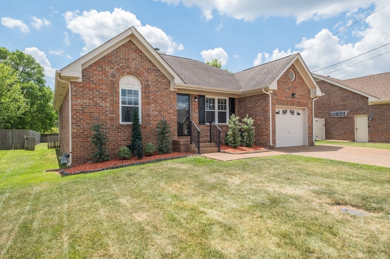 120 Cloverfield Ct, Hendersonville, TN 37075