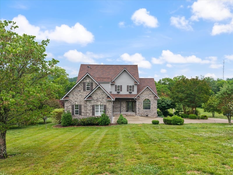 2216 Twin Peaks Ct, Spring Hill, TN 37174