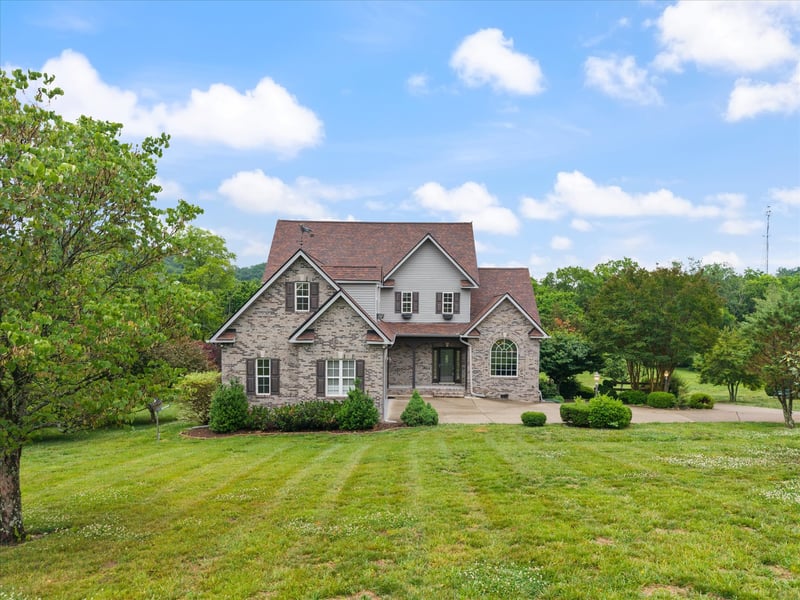 2216 Twin Peaks Ct, Spring Hill, TN 37174