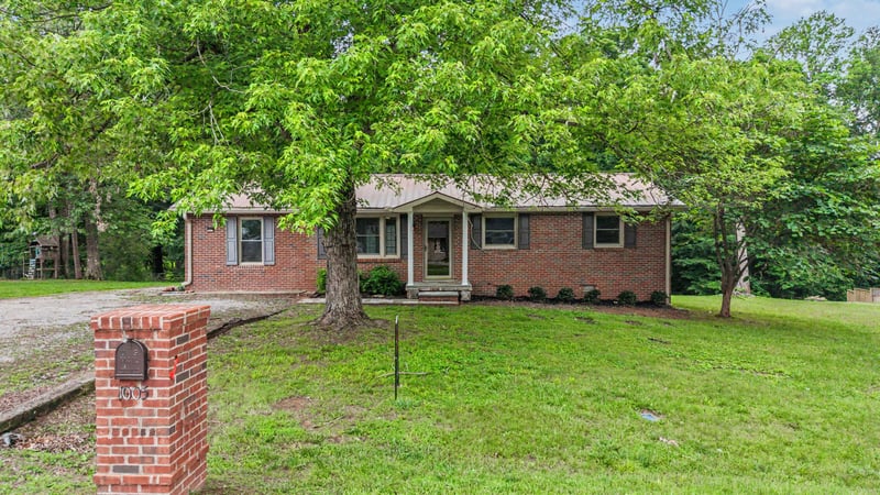 1005 Pinewood Ct, Ashland City, TN 37015