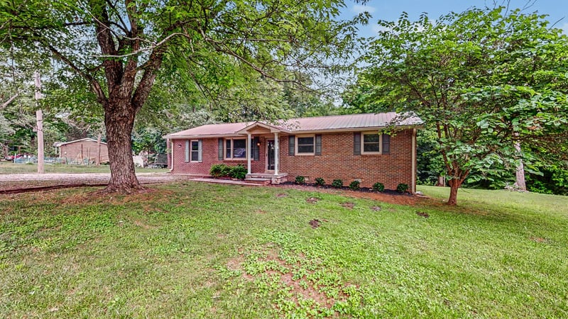 1005 Pinewood Ct, Ashland City, TN 37015