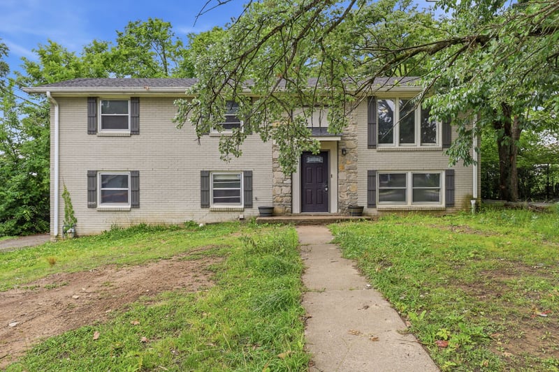2615 Edge O Lake Dr, Nashville, TN 37217