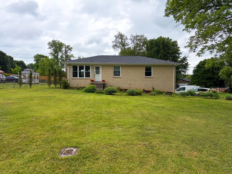 21 Larkspur Ave, Lebanon, TN 37090