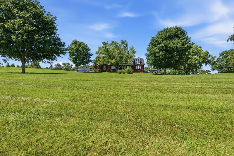 5017 Somerville Rd, Cross Plains, TN 37049