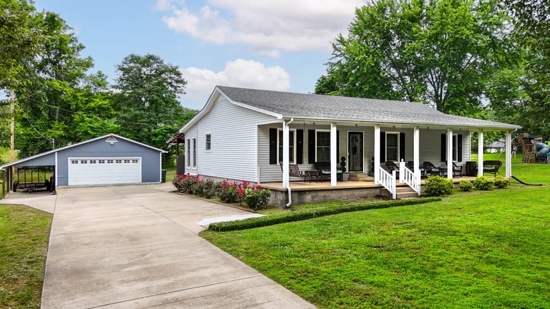 102 Printwood Dr, Dickson, TN 37055
