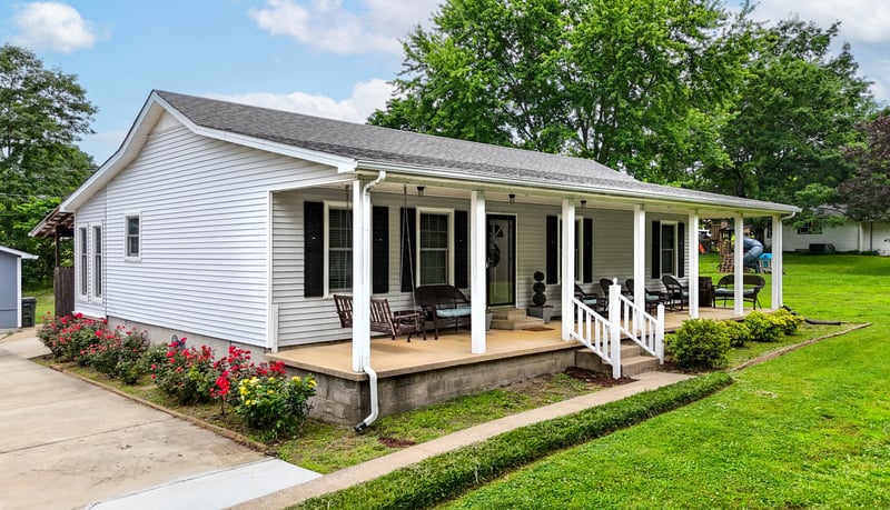 102 Printwood Dr, Dickson, TN 37055