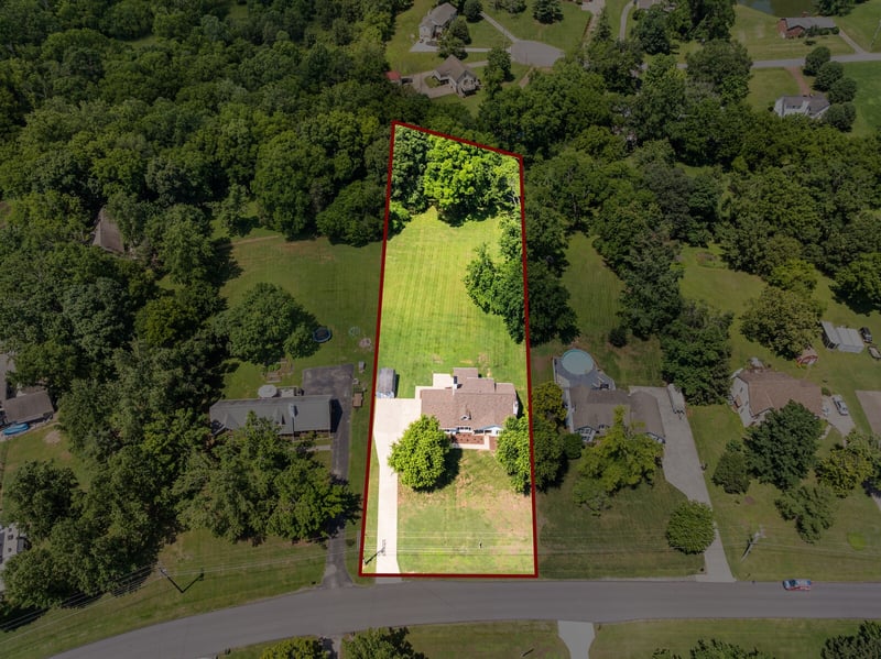 1208 Newmans Trl, Hendersonville, TN 37075