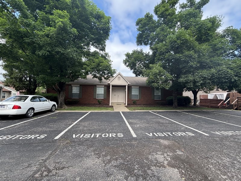 104 Edgehill Ln, Hendersonville, TN 37075