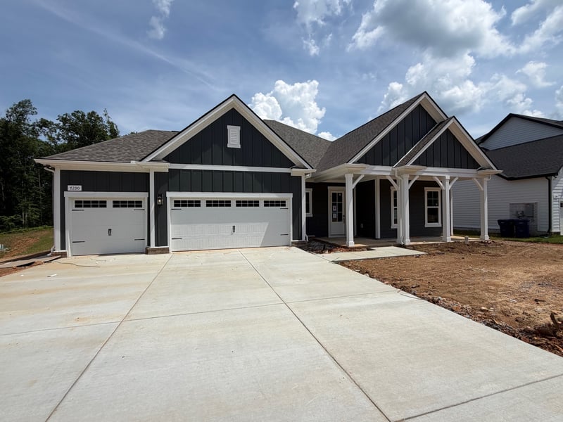 7290 Fairlawn Dr, Fairview, TN 37062